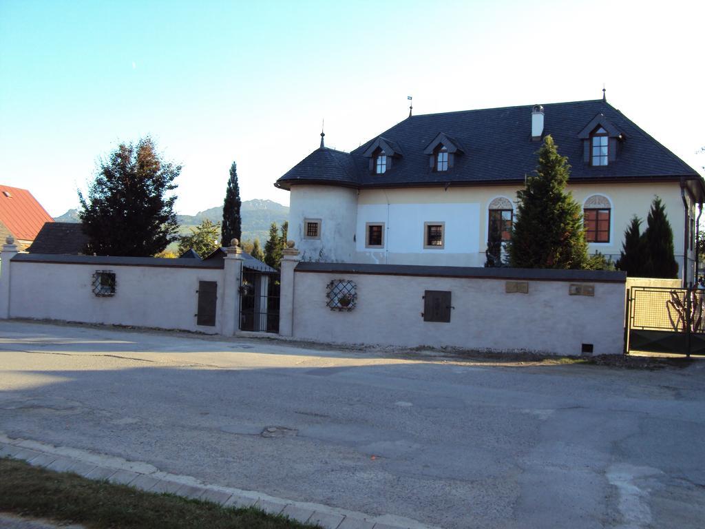 Castle Kastiel Kotesova Lägenhet Exteriör bild