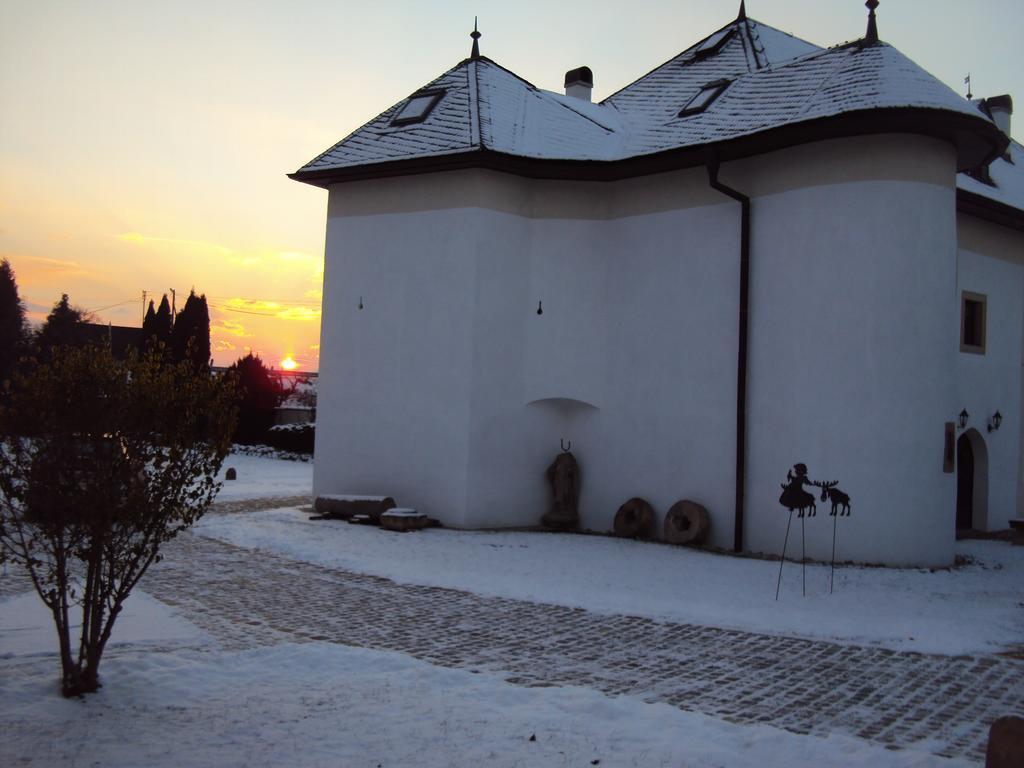 Castle Kastiel Kotesova Lägenhet Exteriör bild
