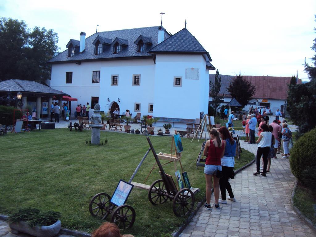 Castle Kastiel Kotesova Lägenhet Exteriör bild