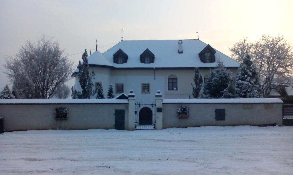 Castle Kastiel Kotesova Lägenhet Exteriör bild