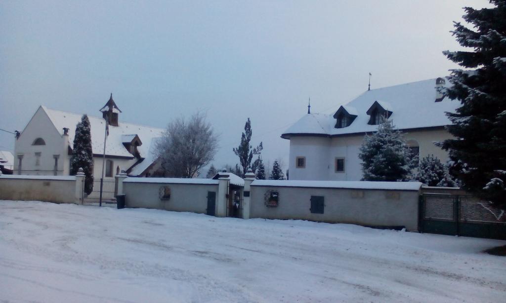Castle Kastiel Kotesova Lägenhet Exteriör bild